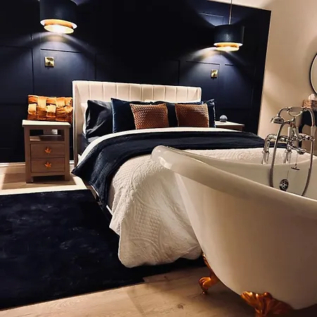 Luxury Romantic Bolt Hole