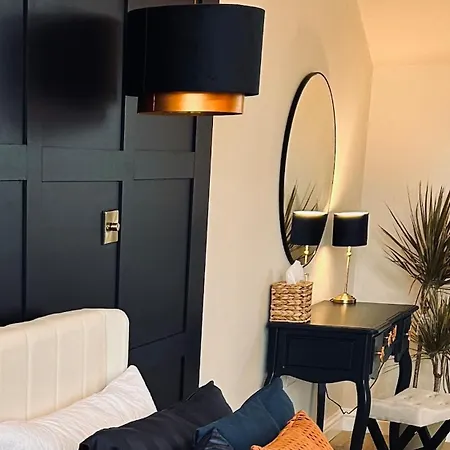 Luxury Romantic Bolt Hole