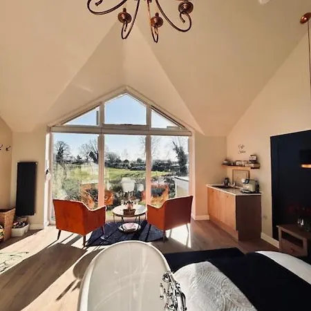 Apartment Luxury Romantic Bolt Hole Manfield